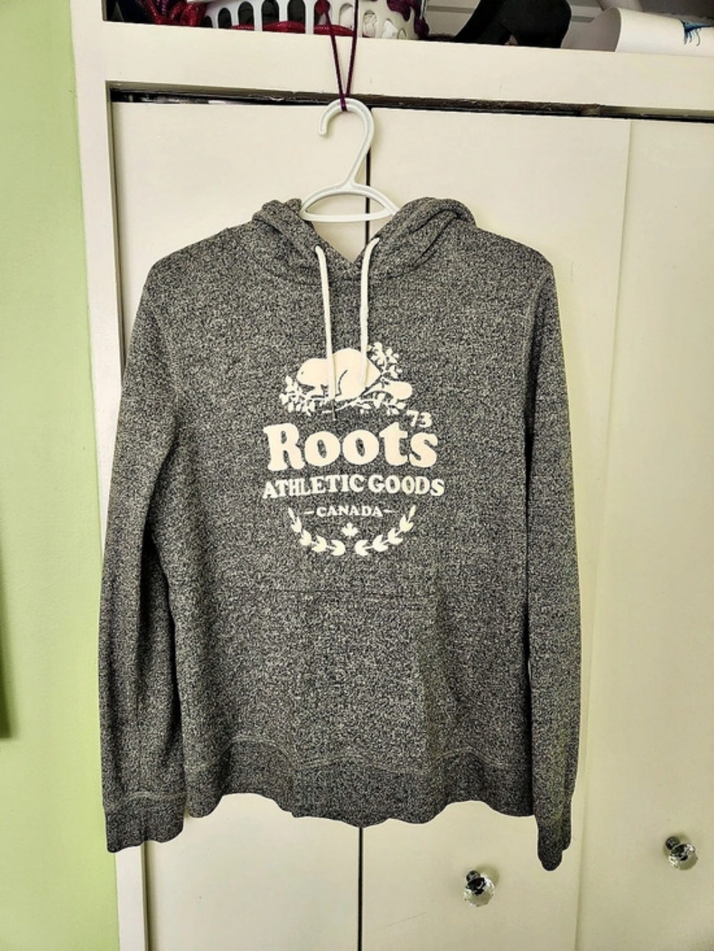Roots Athletic Goods Beaver Hoodie Gray & Black Large